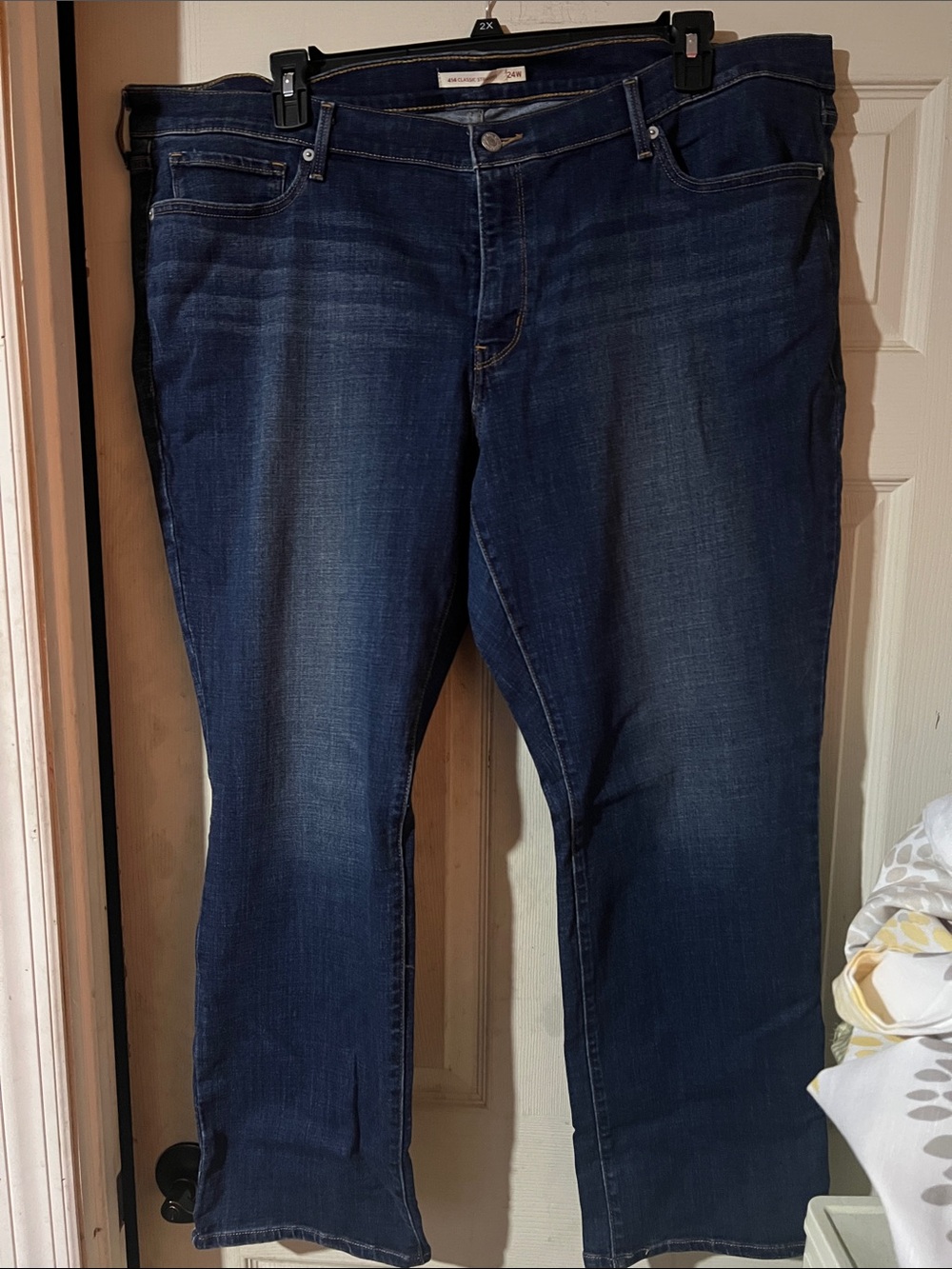 Women's Straight Leg Jeans in Dark Blue